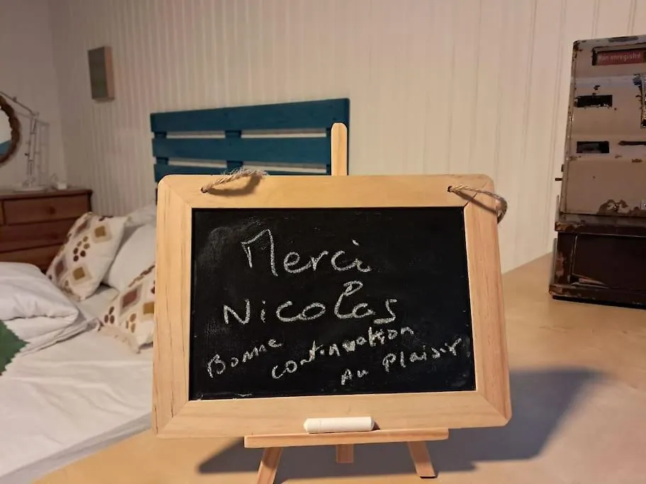 Daire Studio De Charme Pour Sejour Tranquille A Deux Meyzieu Fransa