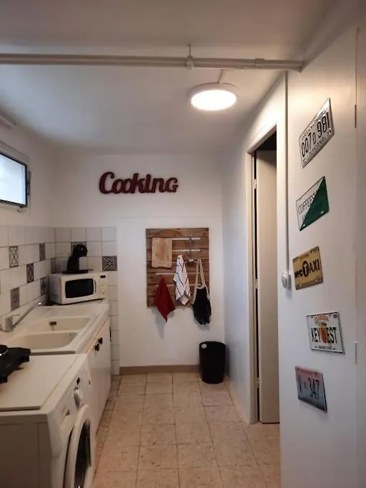 Daire Studio De Charme Pour Sejour Tranquille A Deux Meyzieu Fransa