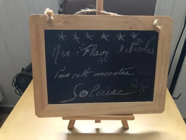 Studio De Charme Pour Sejour Tranquille A Deux Meyzieu 0*,